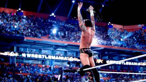 CM Punk feiert seinen Wrestlemania Sieg !