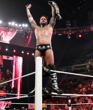 CM Punk mit dem WWE Championgürtel